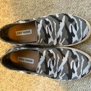 Steve Madden Maygee slip-on shoes